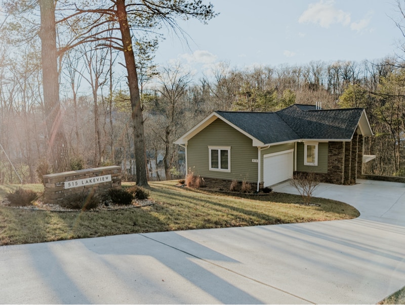 515 Lakeview Dr in Whitacre, VA - Building Photo