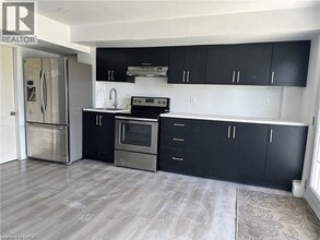 88 Bellhouse Ave in Brantford, ON - Building Photo - Building Photo