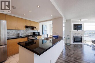 1199 Marinaside Crescent in Vancouver, BC - Building Photo - Building Photo