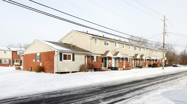 Georgetown Place in Taylor, MI - Building Photo - Building Photo