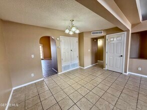 3401 Tierra Zafiro Dr in El Paso, TX - Building Photo - Building Photo