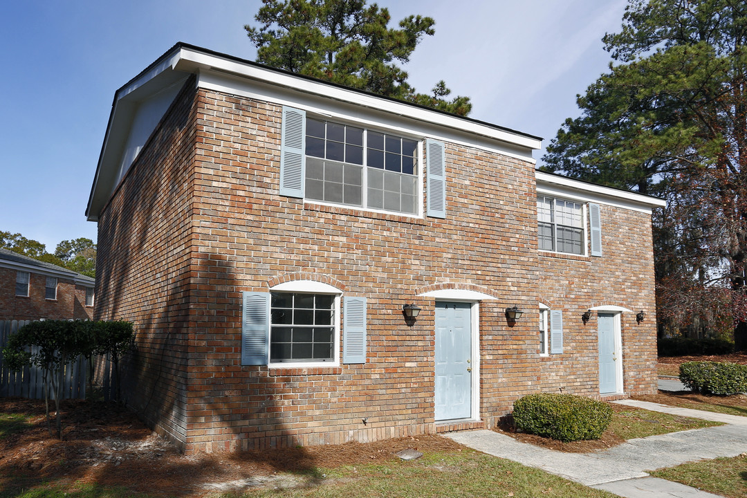 Savan Pointe Townhomes East & West in Savannah, GA - Building Photo