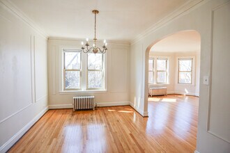 7443 N Claremont Ave in Chicago, IL - Building Photo - Building Photo