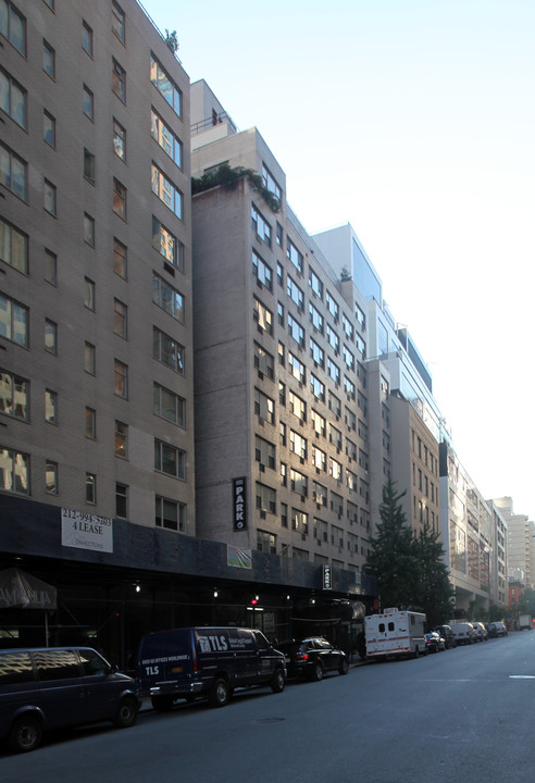 209 East 56th Street in New York, NY - Building Photo