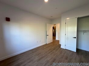 199 Gardner St in Boston, MA - Foto de edificio - Building Photo