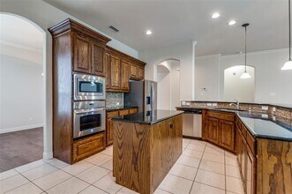 9555 Crown Ridge Dr in Frisco, TX - Building Photo - Building Photo