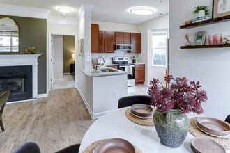 Muirfield Village Apartments in Raleigh, NC - Foto de edificio - Building Photo