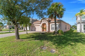 8125 Silver Birch Way in Lehigh Acres, FL - Building Photo - Building Photo
