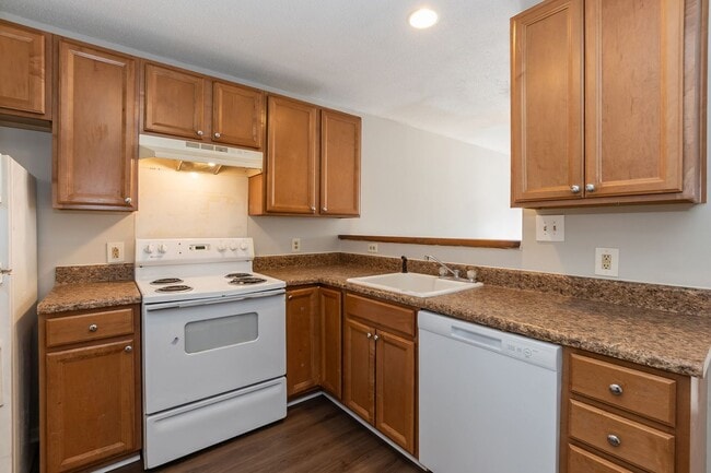 property at 1805 Fox Hollow Dr