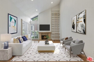 2781 Woodwardia Dr in Los Angeles, CA - Building Photo - Building Photo