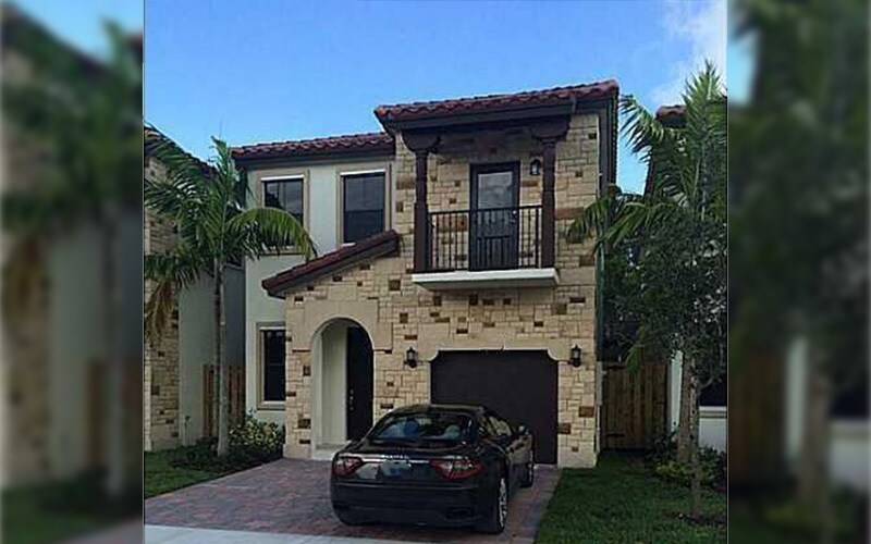 10281 NW 70th Ln in Doral, FL - Building Photo