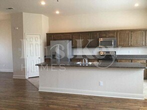 611 Canvas Ct in Lancaster, TX - Building Photo - Building Photo