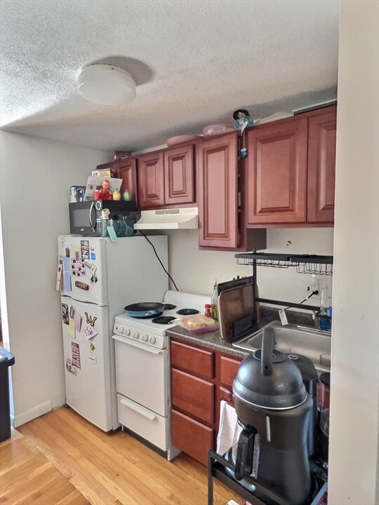 1024 Commonwealth Ave in Boston, MA - Building Photo