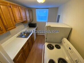 12 Brattle Dr-Unit -4 in Arlington, MA - Building Photo - Building Photo