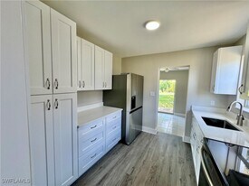 531 99th Ave N in Naples, FL - Building Photo