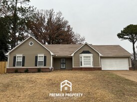 7082 Farmhouse Dr in Memphis, TN - Building Photo