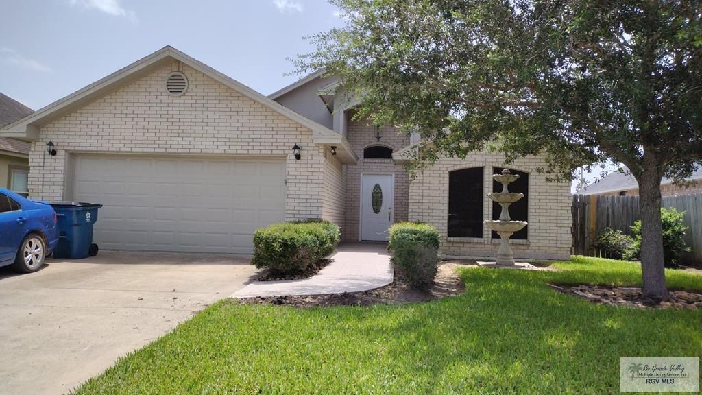 4860 Larkspur Dr in Brownsville, TX - Building Photo