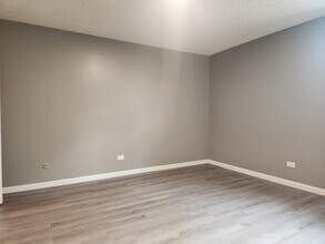 3339 S Monaco St Pkwy in Denver, CO - Building Photo - Building Photo