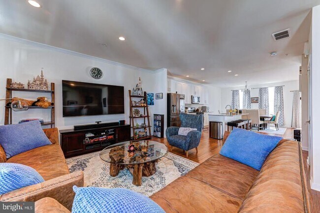 10 Manchester Dr in Hatboro, PA - Building Photo - Building Photo