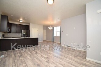 14893 S Thunder Horse Ln in Bluffdale, UT - Building Photo - Building Photo