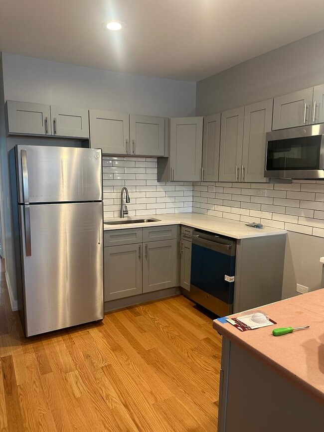 2224 W 24th St, Unit Apt 1