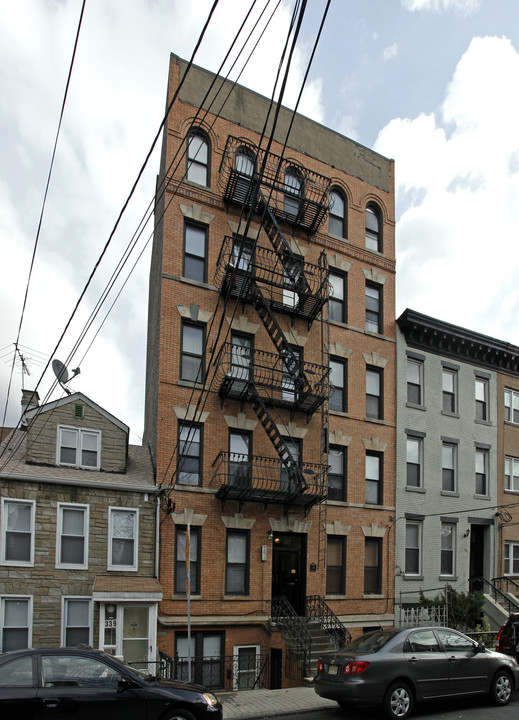 335 Garden St in Hoboken, NJ - Foto de edificio