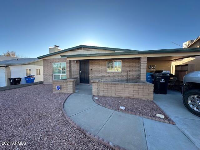 2139 E Betty Elyse Ln in Phoenix, AZ - Foto de edificio - Building Photo