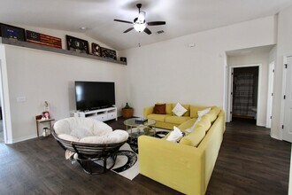 130 Lillian Wy in Crestview, FL - Building Photo - Building Photo