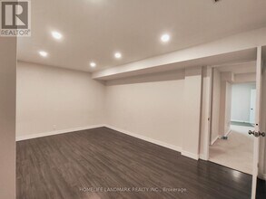 15 Mary Elizabeth Crescent in Markham, ON - Building Photo - Building Photo