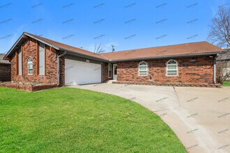 2201 NW 46th St in Oklahoma City, OK - Building Photo - Building Photo