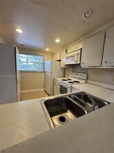 1811 Sabal Palm Dr in Davie, FL - Building Photo - Building Photo
