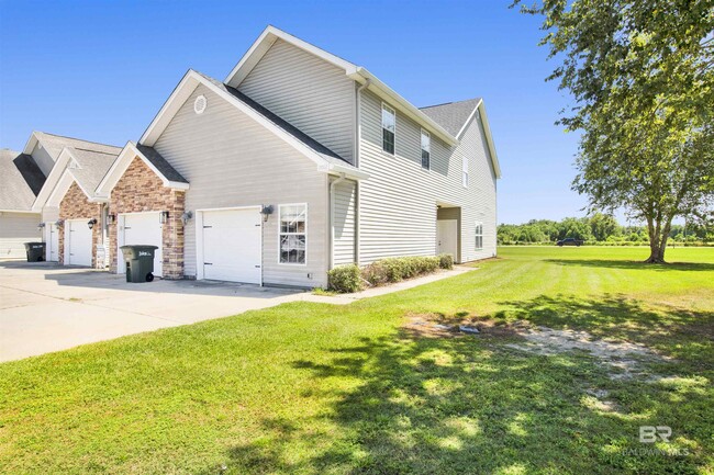 2002 Shelene Way in Foley, AL - Foto de edificio - Building Photo