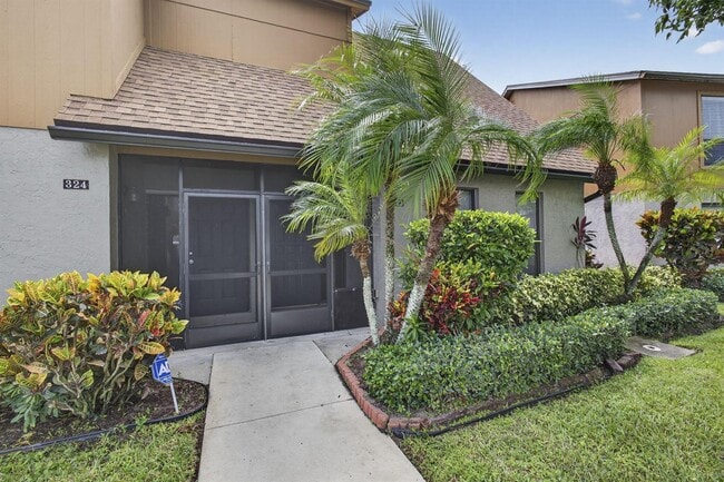323 Sandtree Dr
