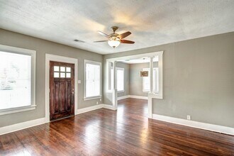 1135 Woodland St in Houston, TX - Foto de edificio - Building Photo