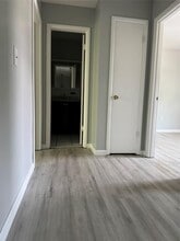 11 Columbine Ct in Middletown, NY - Building Photo - Building Photo