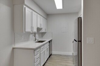 Trails at Harris in Mesa, AZ - Building Photo - Interior Photo