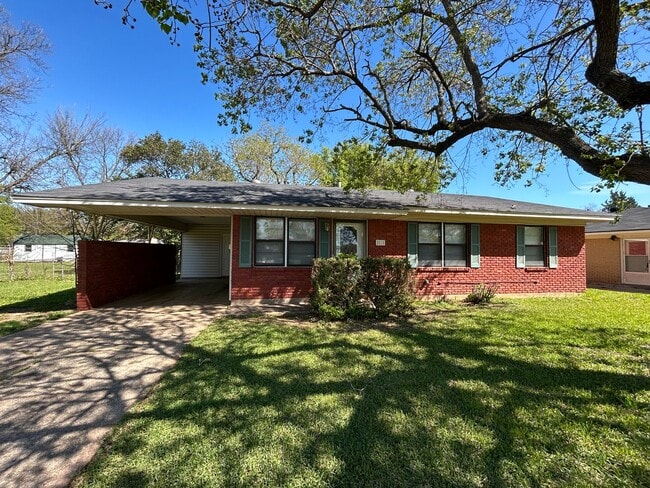 property at 2515 Douglas Dr