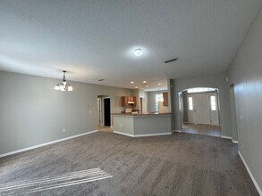 447 Cierra Oaks Cir in Lady Lake, FL - Building Photo - Building Photo