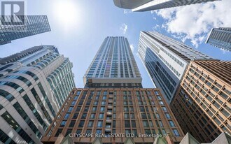 8 Widmer St in Toronto, ON - Building Photo