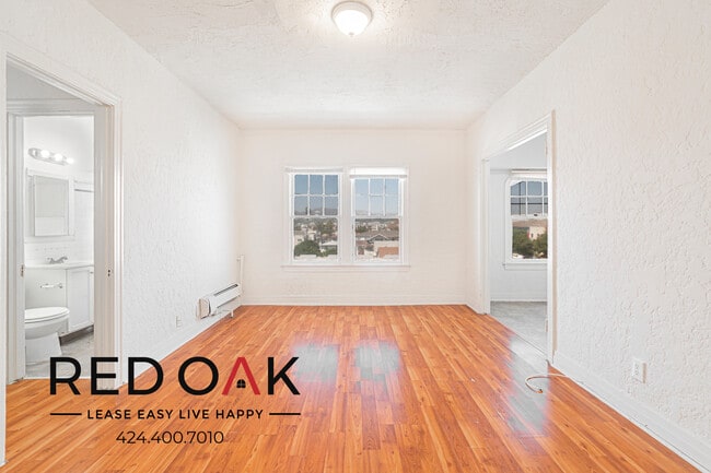 3918 Beverly Blvd, Unit 603 in Los Angeles, CA - Building Photo - Building Photo