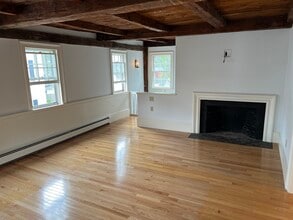 8 Morse Ct in Manchester by the Sea, MA - Building Photo - Building Photo