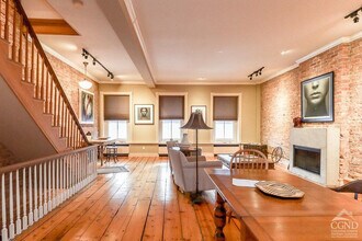 258 Warren St in Hudson, NY - Building Photo - Building Photo