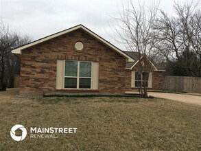 508 Nora Ln in Desoto, TX - Foto de edificio - Building Photo