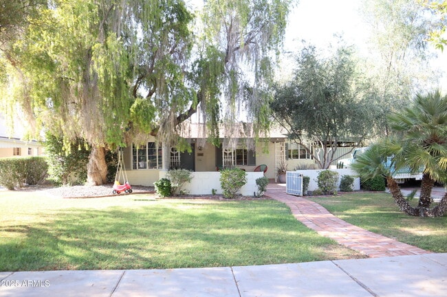 1526 W Wilshire Dr in Phoenix, AZ - Building Photo - Building Photo