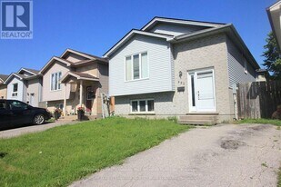 893 Lawson Rd in London, ON - Building Photo