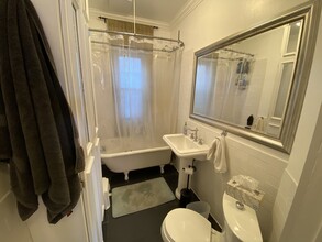 381 Highland Ave, Unit 2 in Somerville, MA - Building Photo - Building Photo