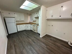 413 S Richmond Rd in Ridgecrest, CA - Building Photo - Building Photo