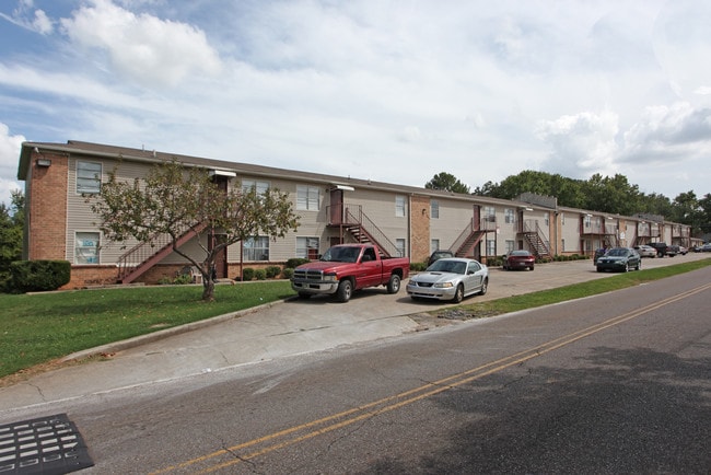 Knight Road Apartments in Huntsville, AL - Foto de edificio - Building Photo