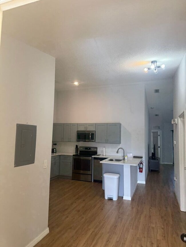 2774 Club Cortile Cir in Kissimmee, FL - Building Photo - Building Photo