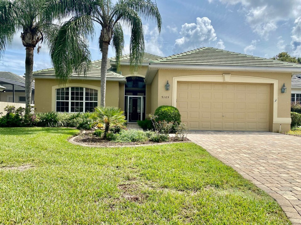 9105 Penelope Dr in Spring Hill, FL - Building Photo